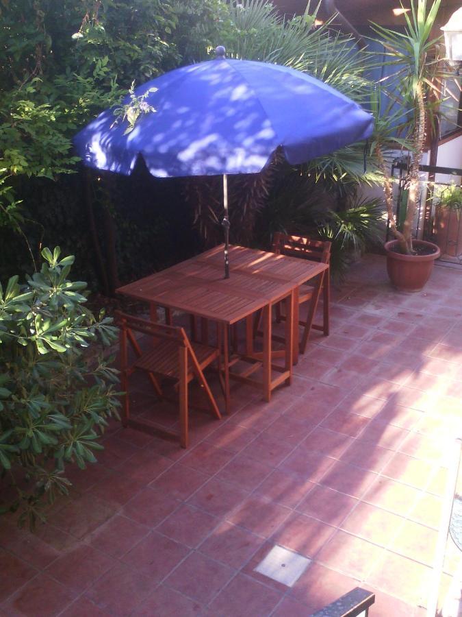 Apartment In A Villa A Монделло Екстер'єр фото