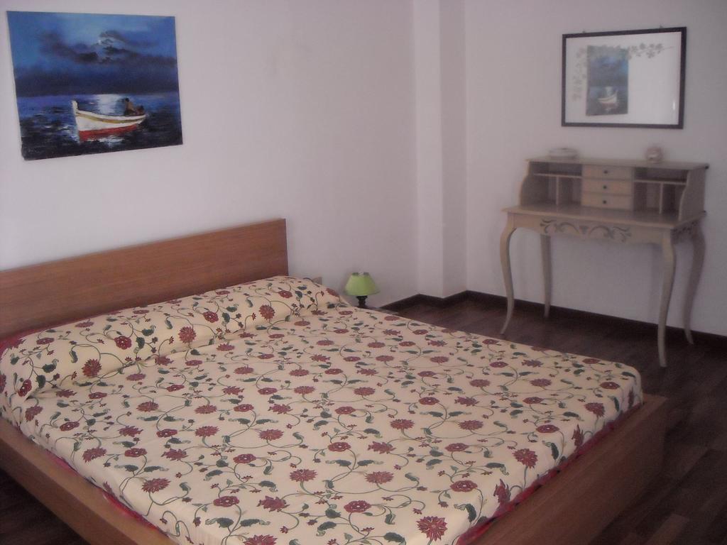 Apartment In A Villa A Монделло Номер фото